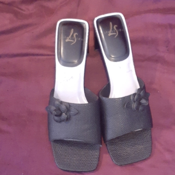 Life Stride Shoes - Black weave design slide heels